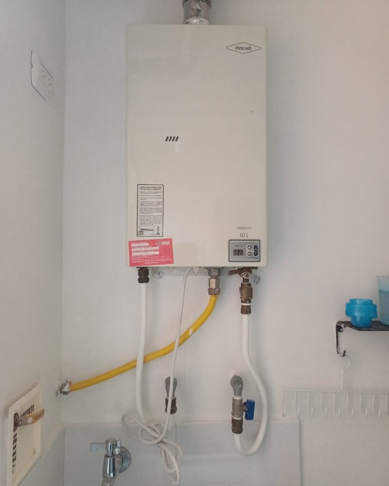 Calentador de agua instalado en una vivienda